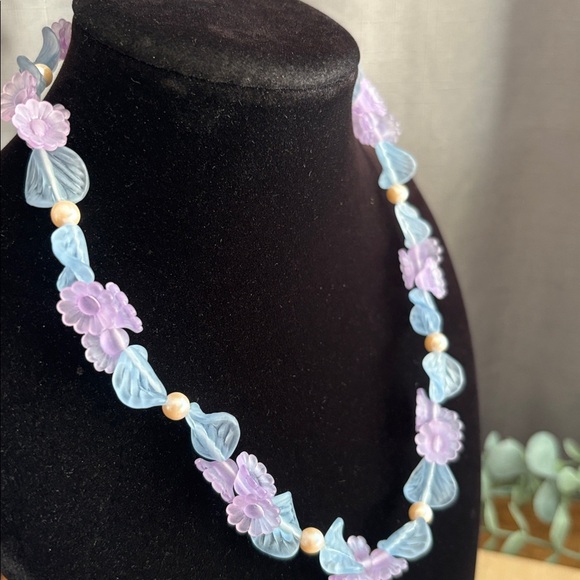 Vintage Avon 80s Jardinia Pastel Floral Necklace Cottagecore Retired NIB 160 - Picture 6 of 16